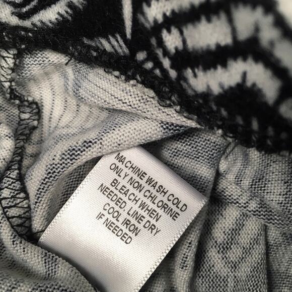 Charlotte Russe Maxi Skirt Black White Geometric Aztec Print Side Slit Juniors L - Picture 6 of 9